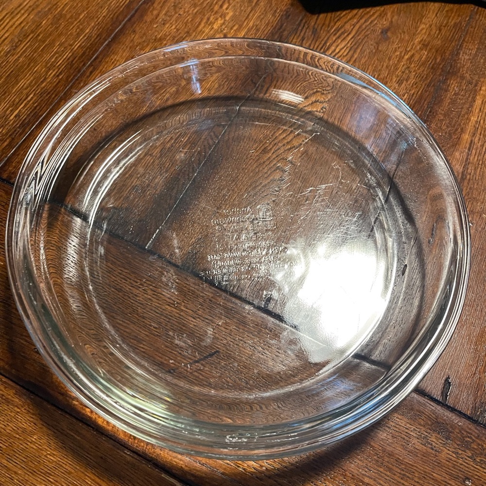 2 Anchor glass 9” pie plates